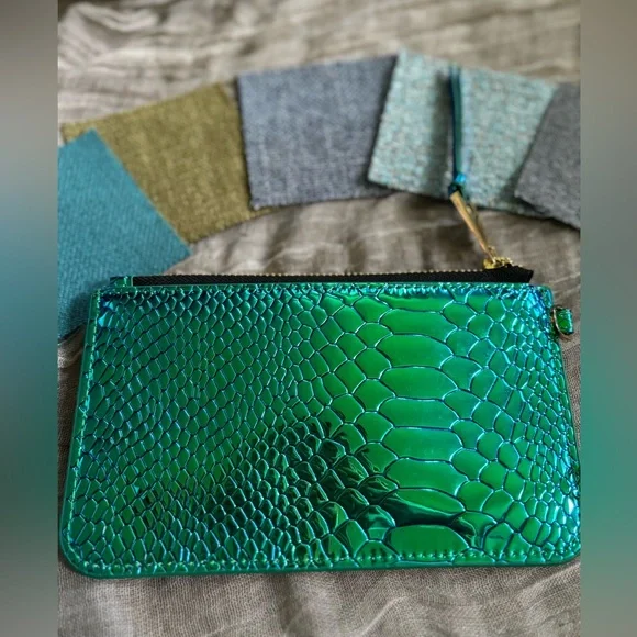 Bandolier Ariel Crossbody Pouch - Picture 7 of 10